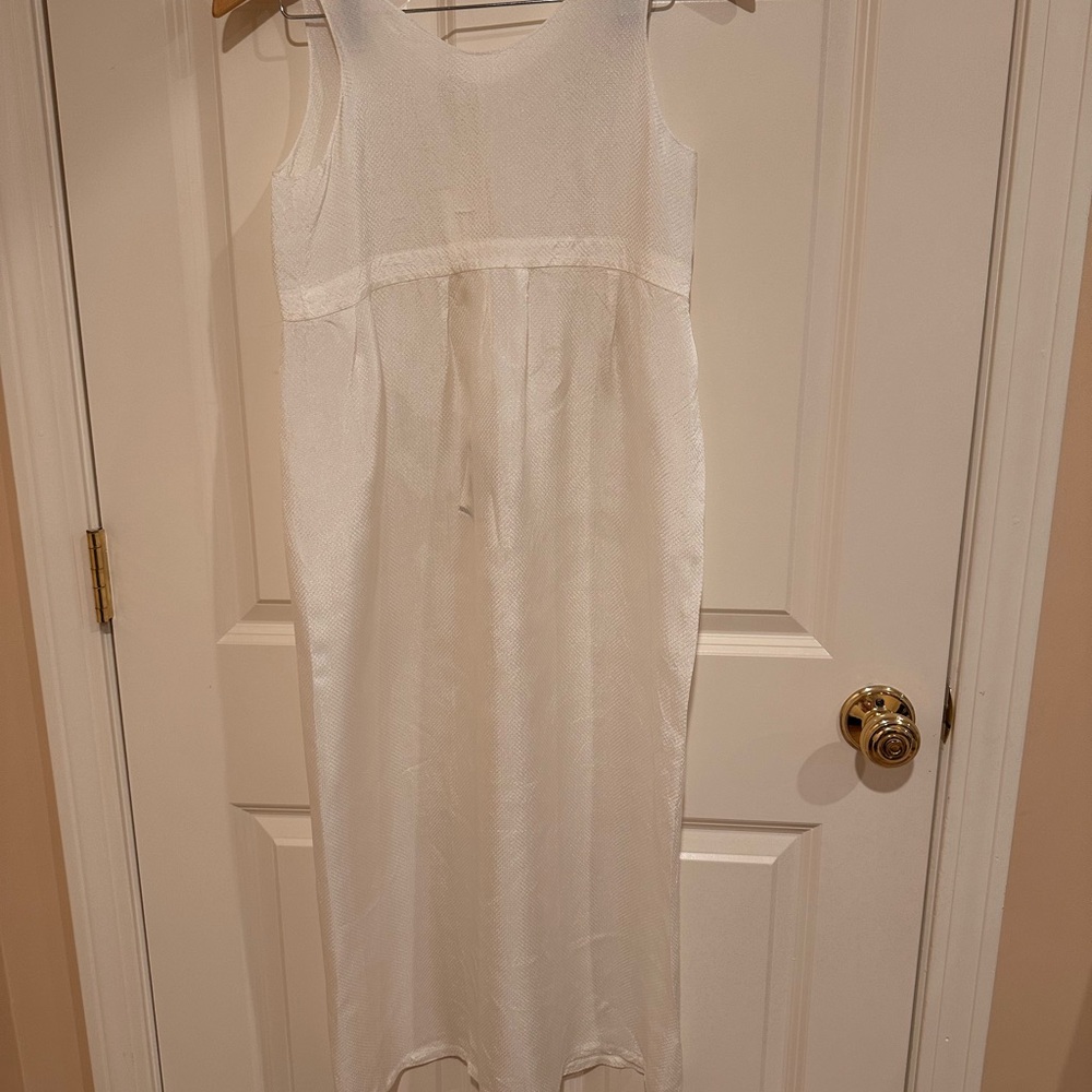 Elegant Silk Off White Sleeveless Dress